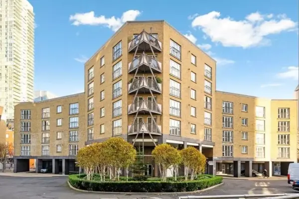 2 Bed Apartment for sale | Westferry Road, London E14 | Stunning River Views